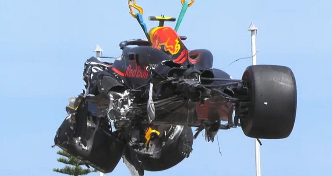 Así quedó el auto de Checo Pérez tras el accidente.