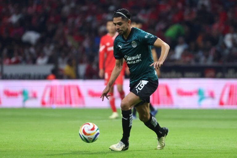 Chivas avanza a semifinales tras superar al Toluca