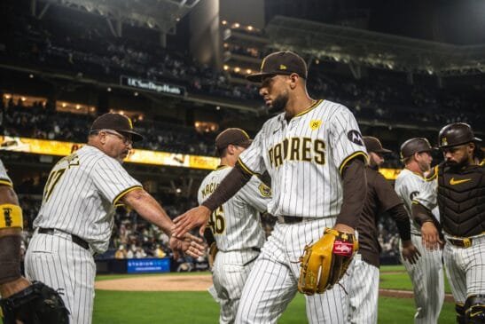 Padres dejan tendidos a los Atléticos con cuadrangular de Higashioka