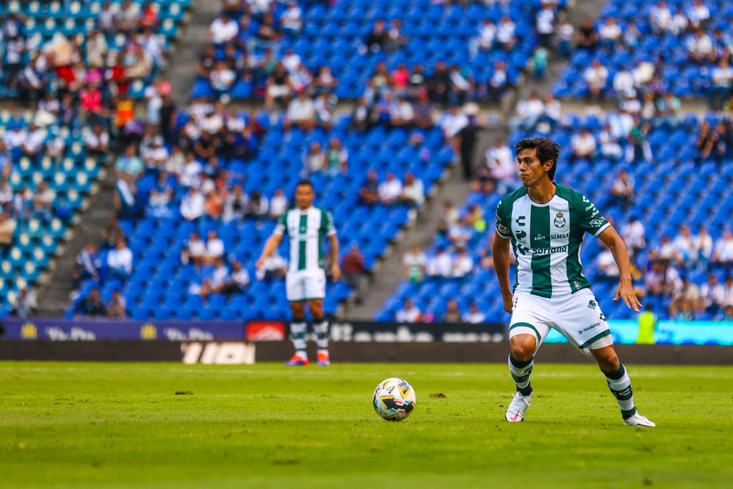 En este momento estás viendo Santos Laguna Rescinde Contrato de JJ Macías: Futuro Incierto para el Delantero
