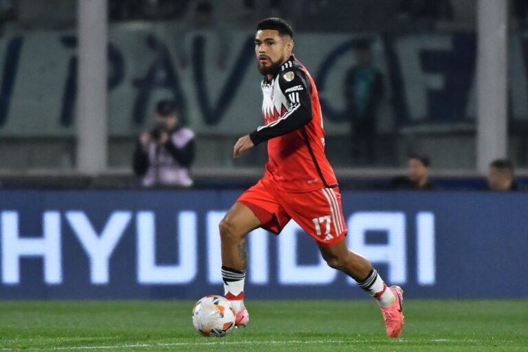 Copa Libertadores: River Plate vence 1-0 a Talleres en la Ida de los Octavos de Final 1 Copa Libertadores: River Plate vence 1-0 a Talleres en la Ida de los Octavos de Final