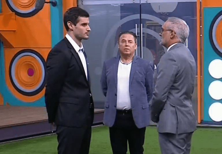 La Casa de los Famosos México: Arath de la Torre pide salir del reality 1 Arath de la Torre y Adrián Marcelo en La Casa de los Famosos México.