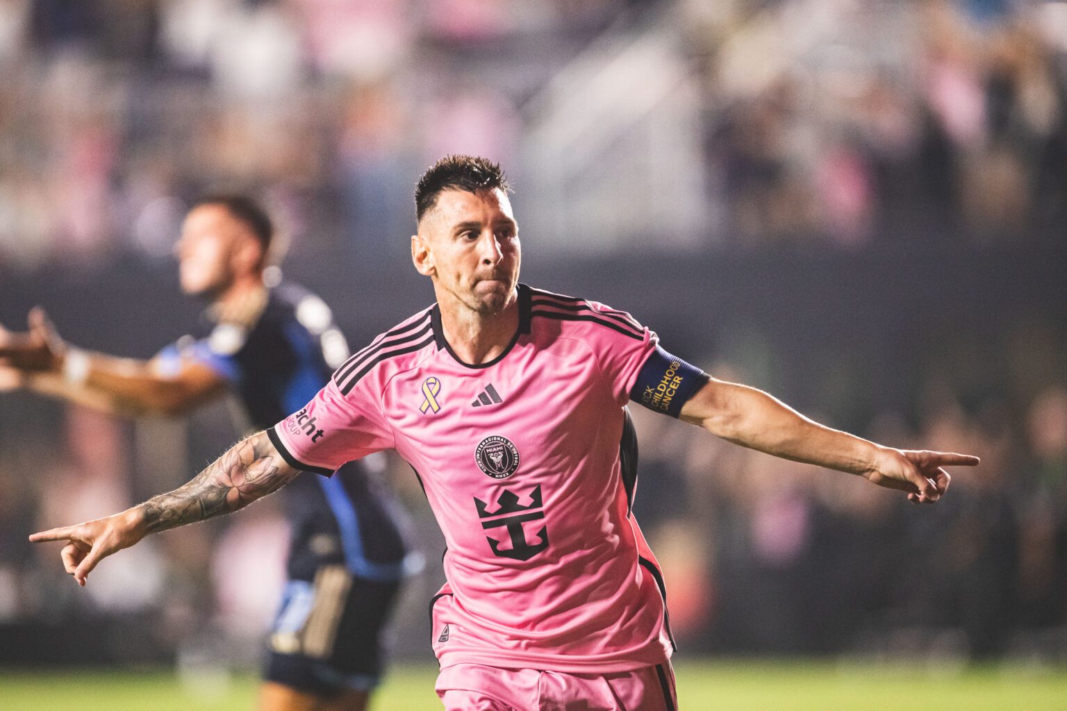 Inter Miami Vence a Philadelphia Union con Doble de Messi y Marca Histórica