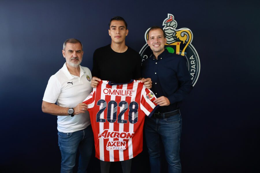 Lee más sobre el artículo Raúl Tala Rangel renueva con Chivas hasta 2028