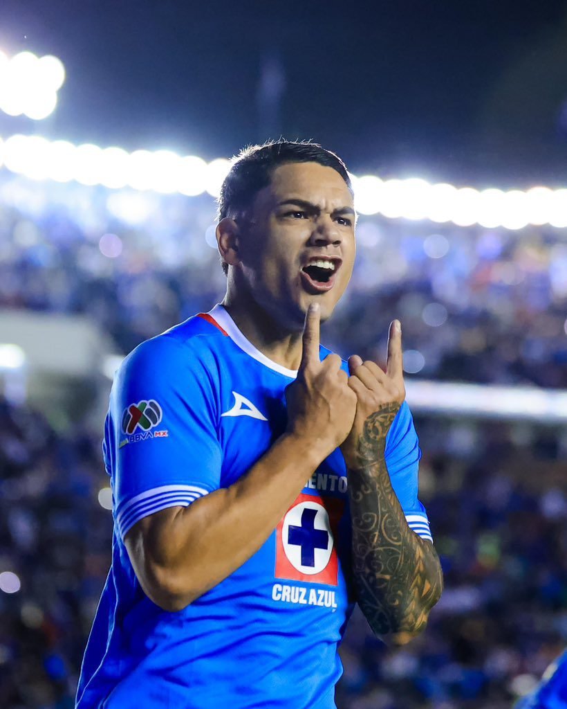 El Toro Fernández, jugador de Cruz Azul.