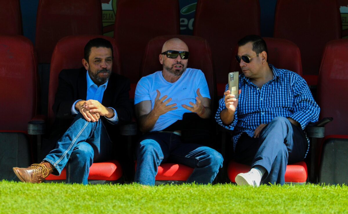 FMF investiga a José Luis Higuera por declaraciones contra Pizarro y Chicharito 1 José Luis Higuera propietario del equipo de Morelia