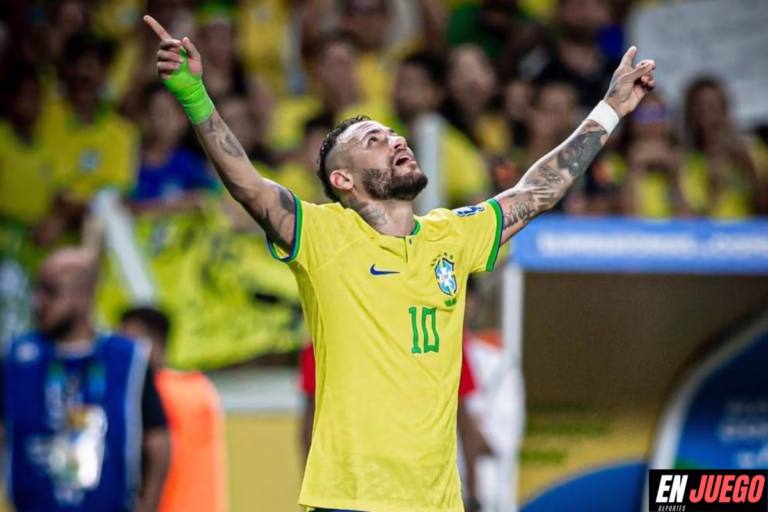 Neymar celebra un gol