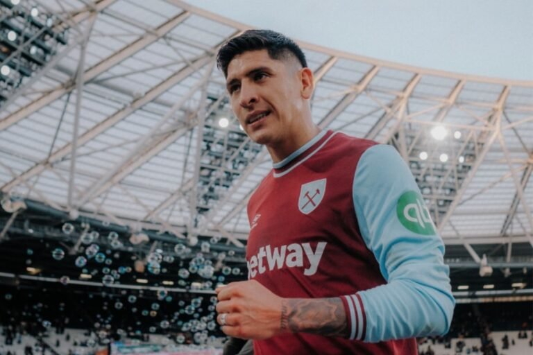 Edson Álvarez interesa al Mónaco.