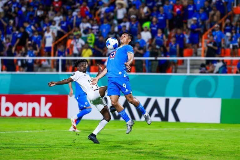 Cruz Azul vence 2-0 a Real Hope en la Concacaf 1 Cruz Azul