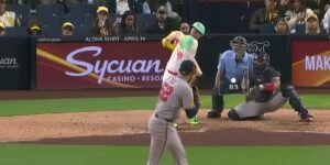 Home run de Cronenworth da triunfo a los San Diego Padres