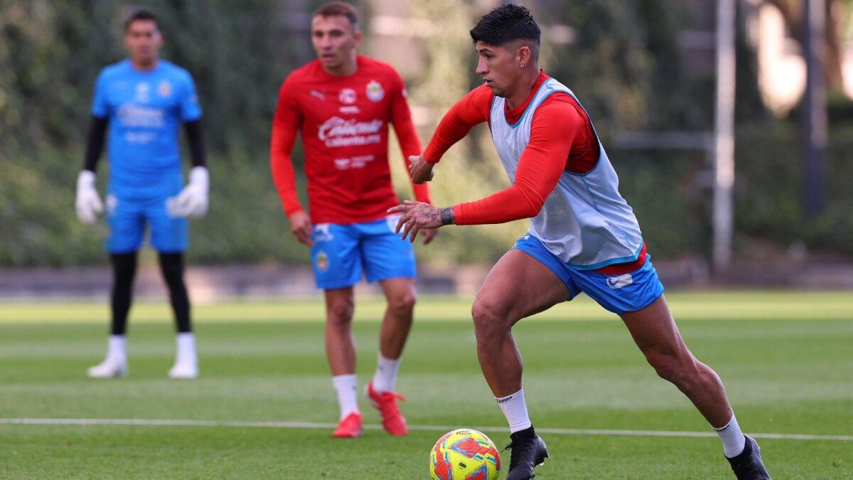 Chivas convocados para gira por California.