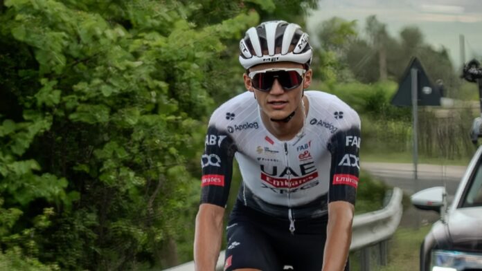 DEL TORO1 Isaac del Toro hace historia al convertirse en el primer mexicano en liderar el Giro de Italia, una de las competencias más prestigiosas del ciclismo mundial.