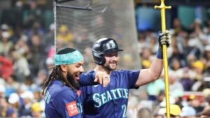 Mariners derrota 5-1 a San Diego Padres con tres cuadrangulares en el partido