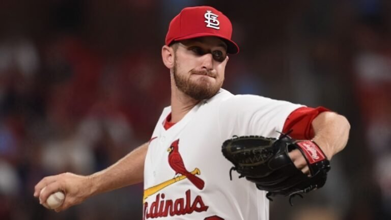 Dodgers firman al lanzador Chris Stratton