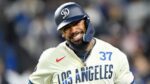 MLB: Teoscar Hernández Regresa con los Dodgers para Impulsar su Campaña