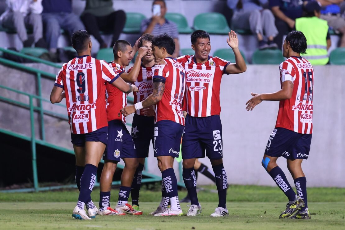 Liga Mx: Chivas se "refuerza" para viaje a Zacatecas 2 Liga Mx: Chivas se "refuerza" para viaje a Zacatecas