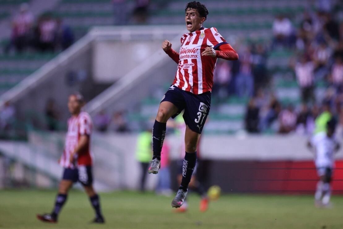 Chivas venció 2-0 al León en la Copa Morelos.