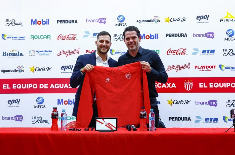 Fernando Gago enfrentará a Chivas, como nuevo técnico de Necaxa.