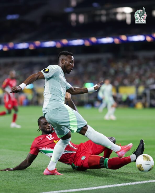 Selección Mexicana: ¿Quiñones se mete a la pelea por la titularidad? Aguirre lo elogia 2 Selección Mexicana: ¿Quiñones se mete a la pelea por la titularidad? Aguirre lo elogia