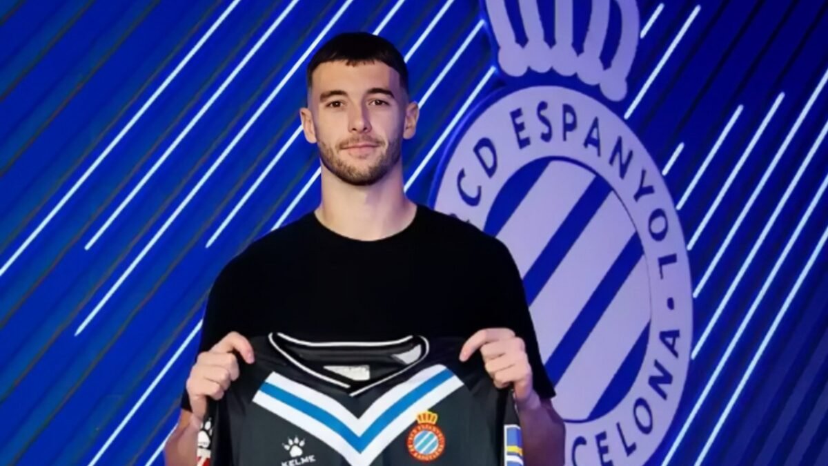 La Liga: Barcelona oficializa el fichaje del portero Joan García 2 Joan García, nuevo portero del Barcelona.