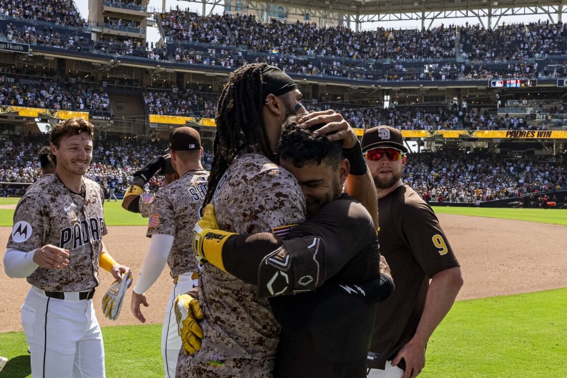 Padres venció 3-2 a los Royals en Petco Park.