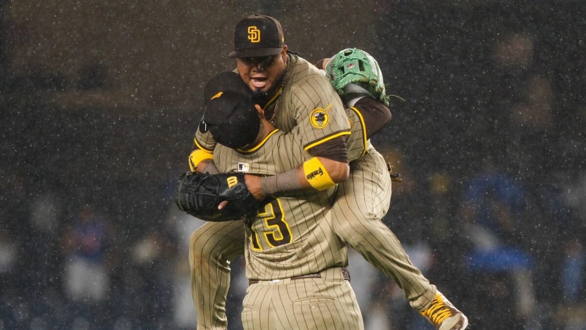 San Diego Padres repite triunfo en extra innings sobre Giants, ahora 3-2