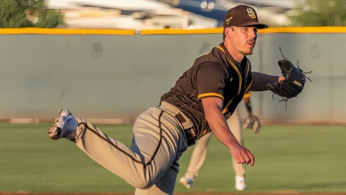 Ryan Bergert abrirá por los Padres ante San Francisco