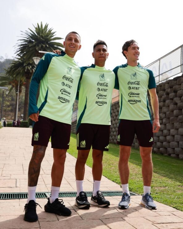 Efraín Álvarez asegura estar feliz de jugar con la Selección Mexicana y las Chivas 