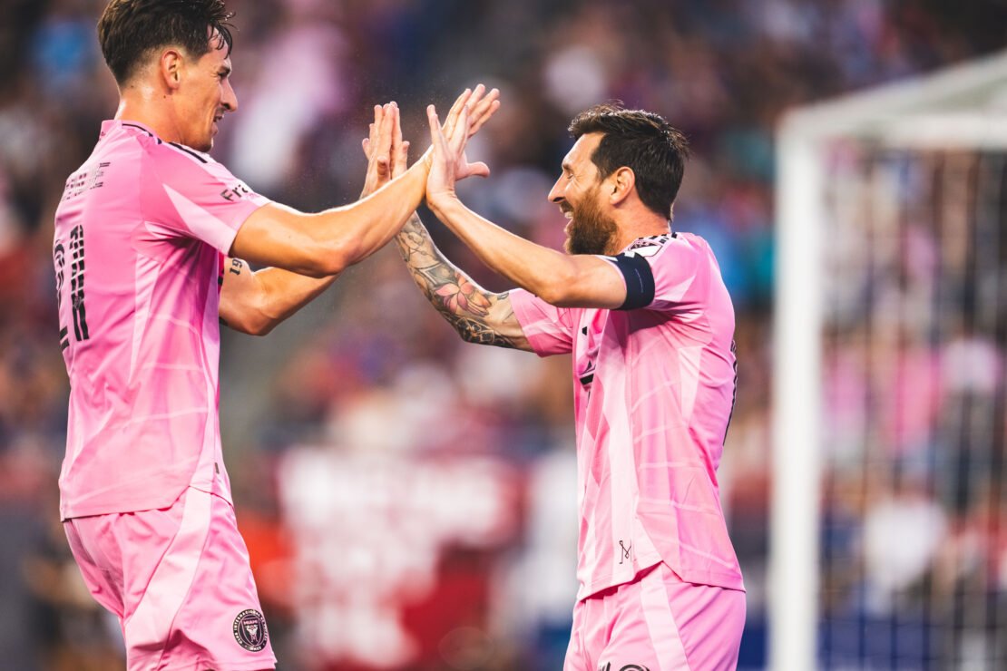 AD100664-1110x740 Messi marca doblete en triunfo del Inter Miami 2-1 sobre New England Revolution