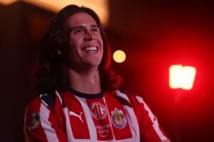 Diego Campillo llega a Chivas.
