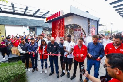 Necaxa estrena tienda