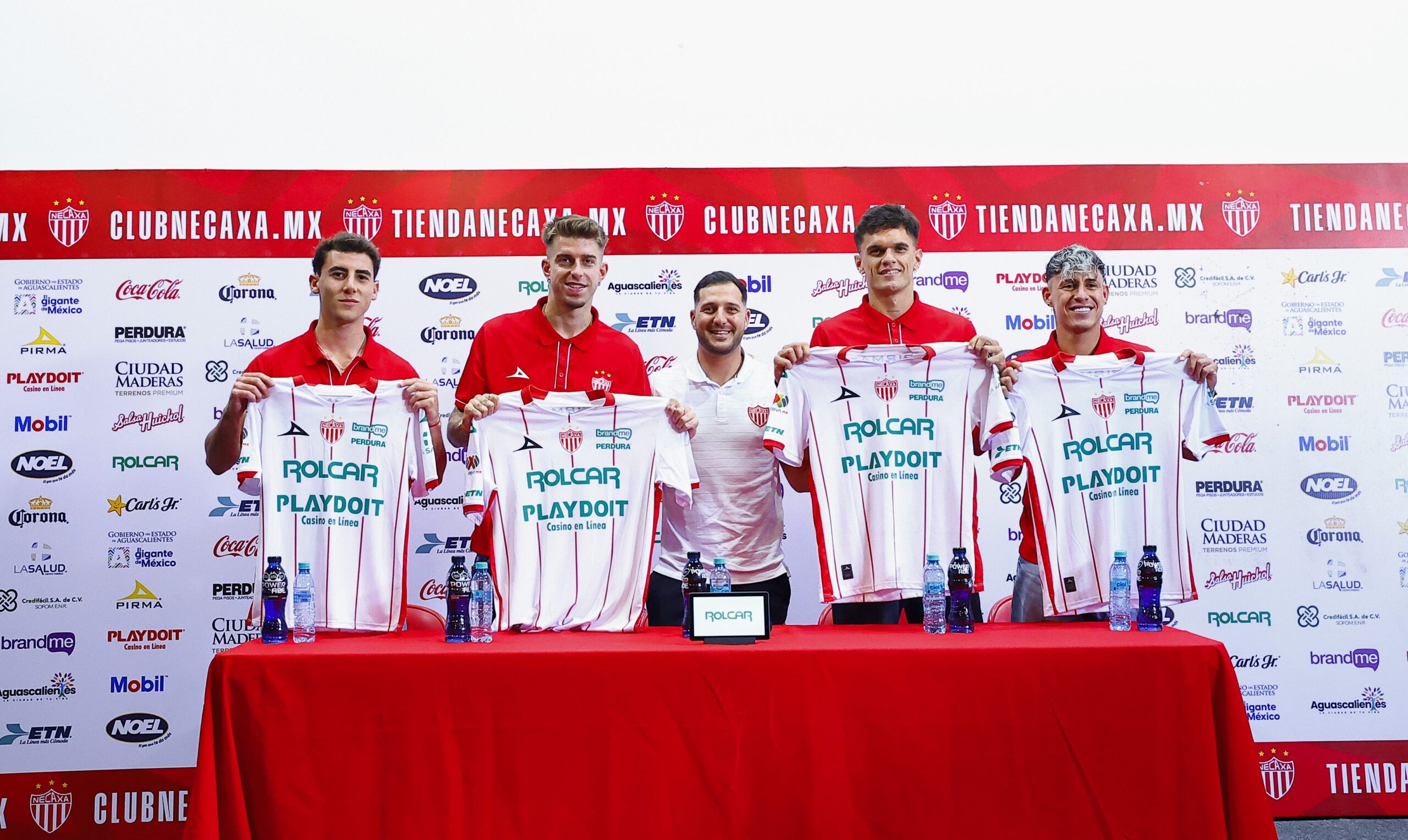Necaxa presenta a sus cuatro refuerzos.