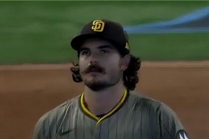 Dylan Cease perdió con los San Diego Padres.