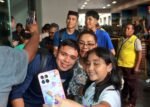 Jugadores de Guatemala fueron recibidos por aficionados.
