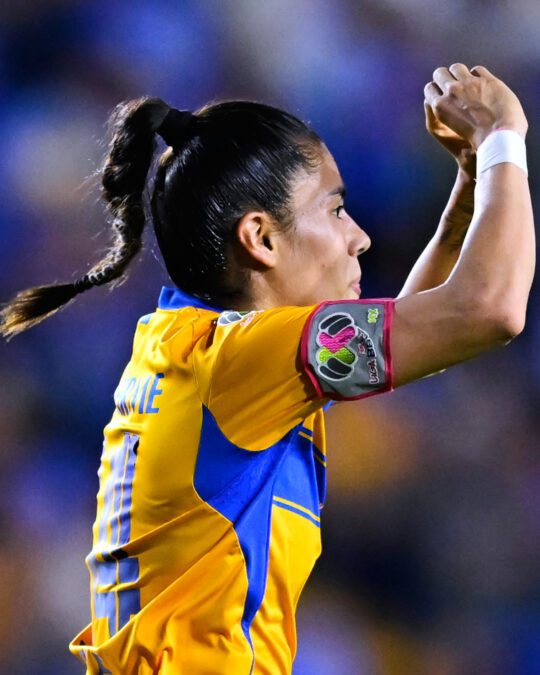 Jackie Ovalle brilló en la victoria de Amazonas sobre Centellas.