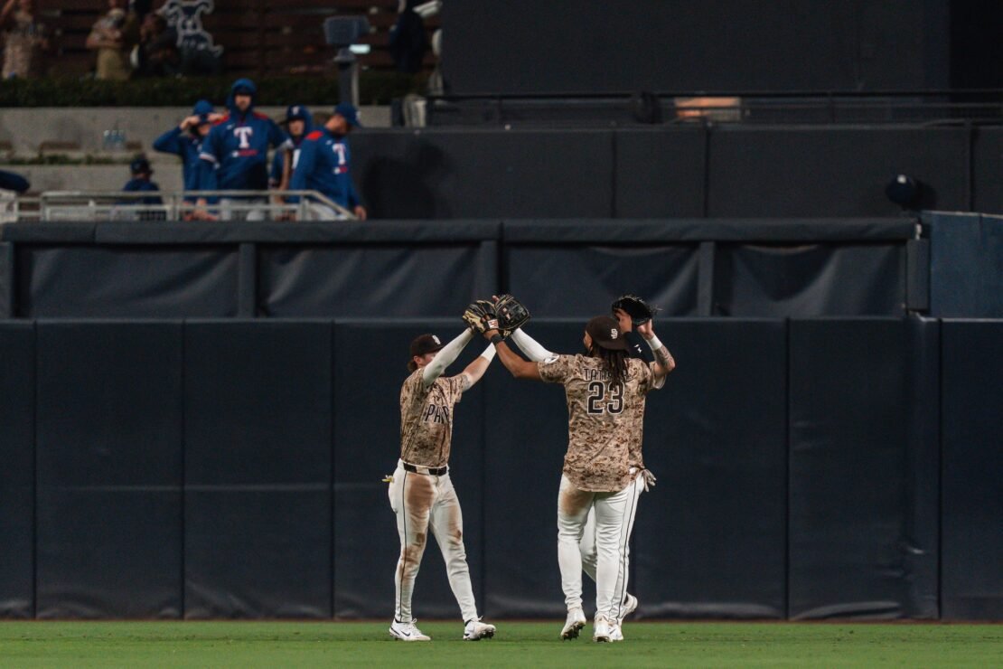 PADRES-2-1110x740 Padres vence 1-0 a Diamondbacks con cuadrangular de Luis Arráez