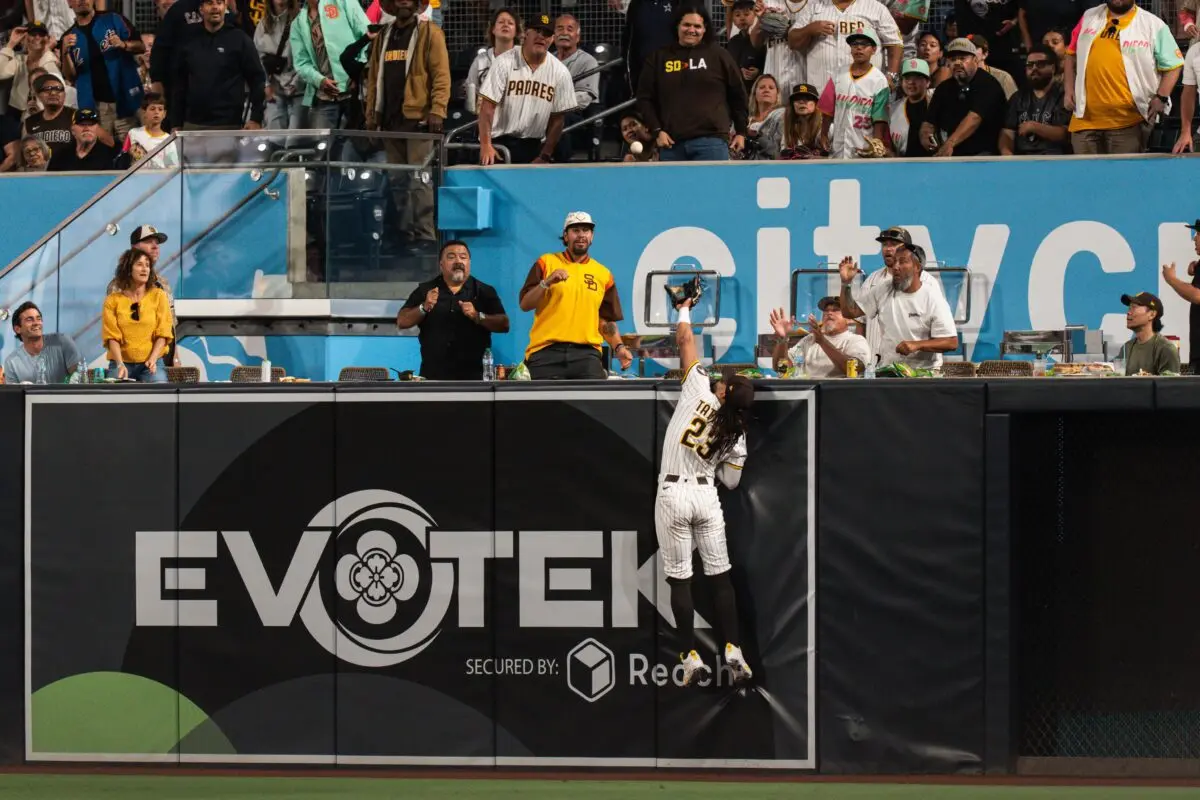 La increíble atrapada de Fernando Tatis Jr.