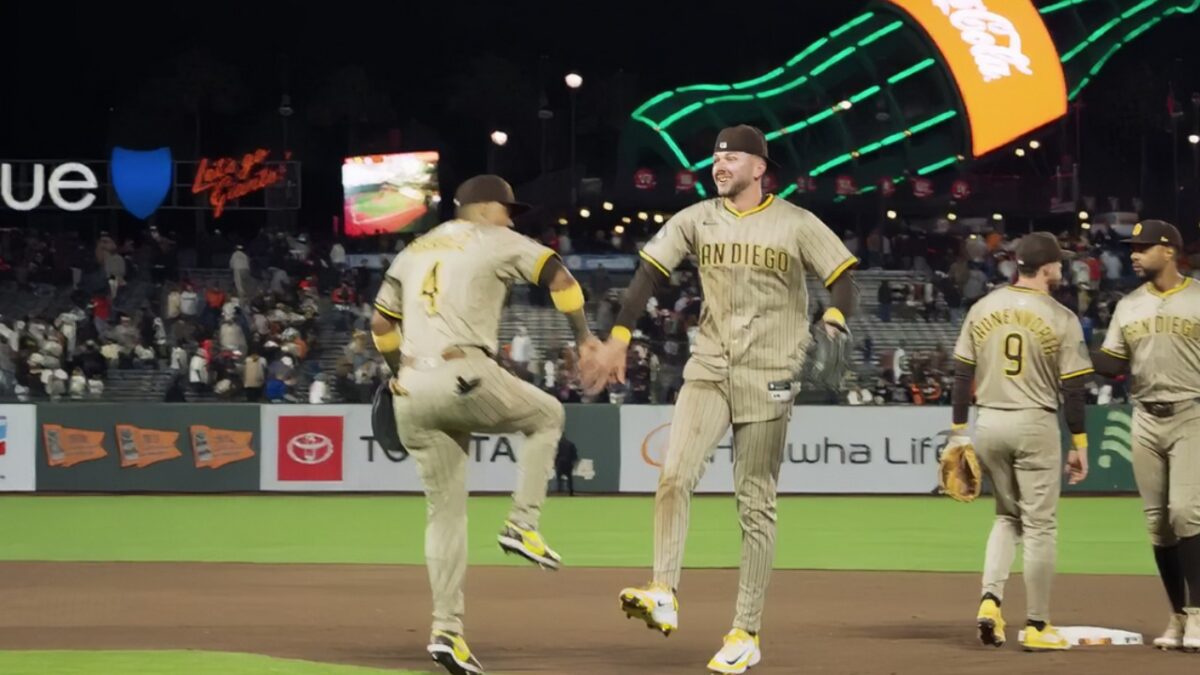 Los Padres a 1 juego de distancia de los Dodgers.