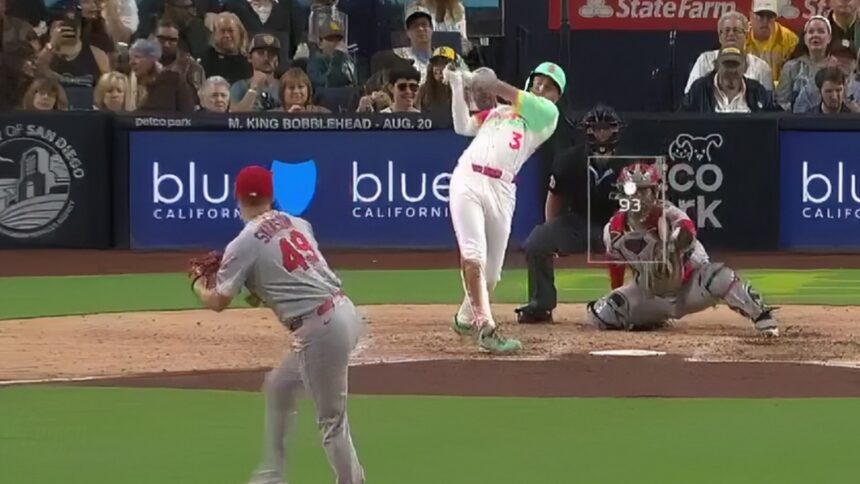 Jackson Merrill conectó el batazo decisivo para el triunfo de los Padres.