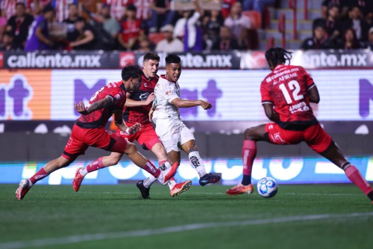 Chivas igualó 3-3 con Xolos