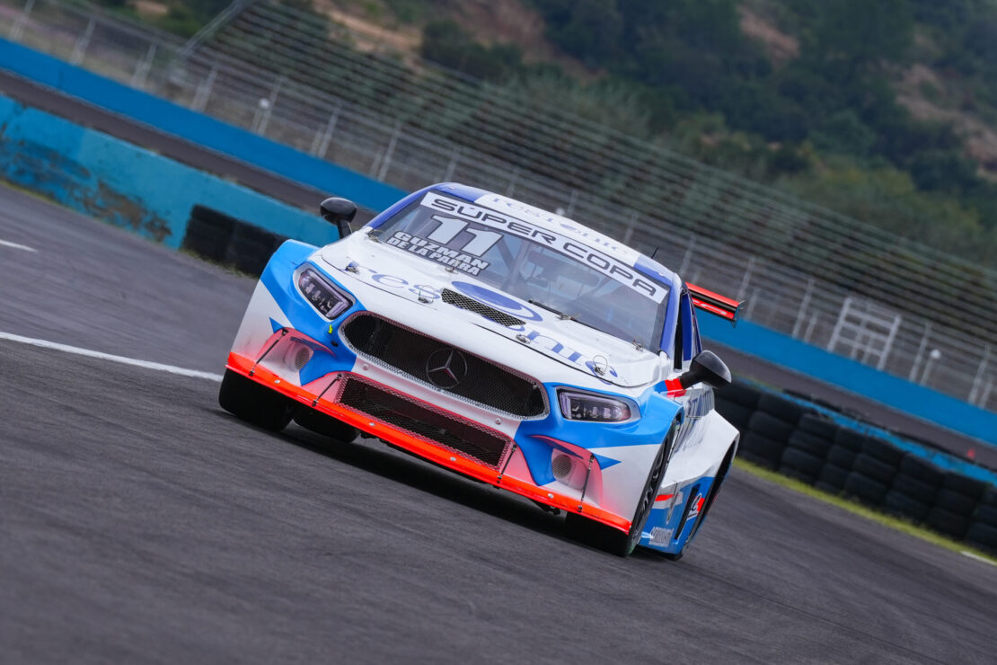 Salvador de Alba Jr. firma doble triunfo en la Súper Copa Roshfrans