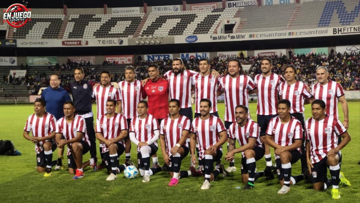 Los 11 de Chivas encabezados por Oswaldo Sánchez. 