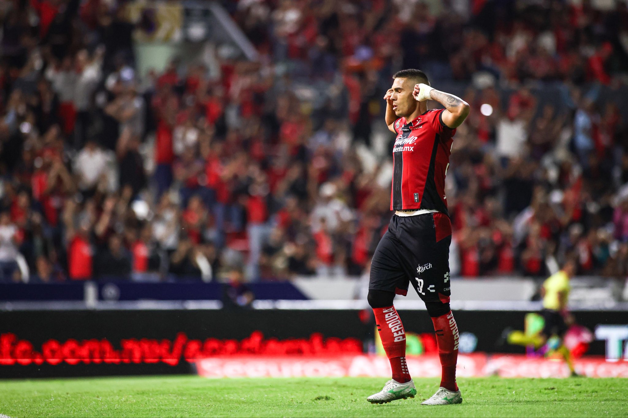 Atlas Vence 2-0 a León y se Mete a la Pelea por el Play-In con Doblete de Durdevic