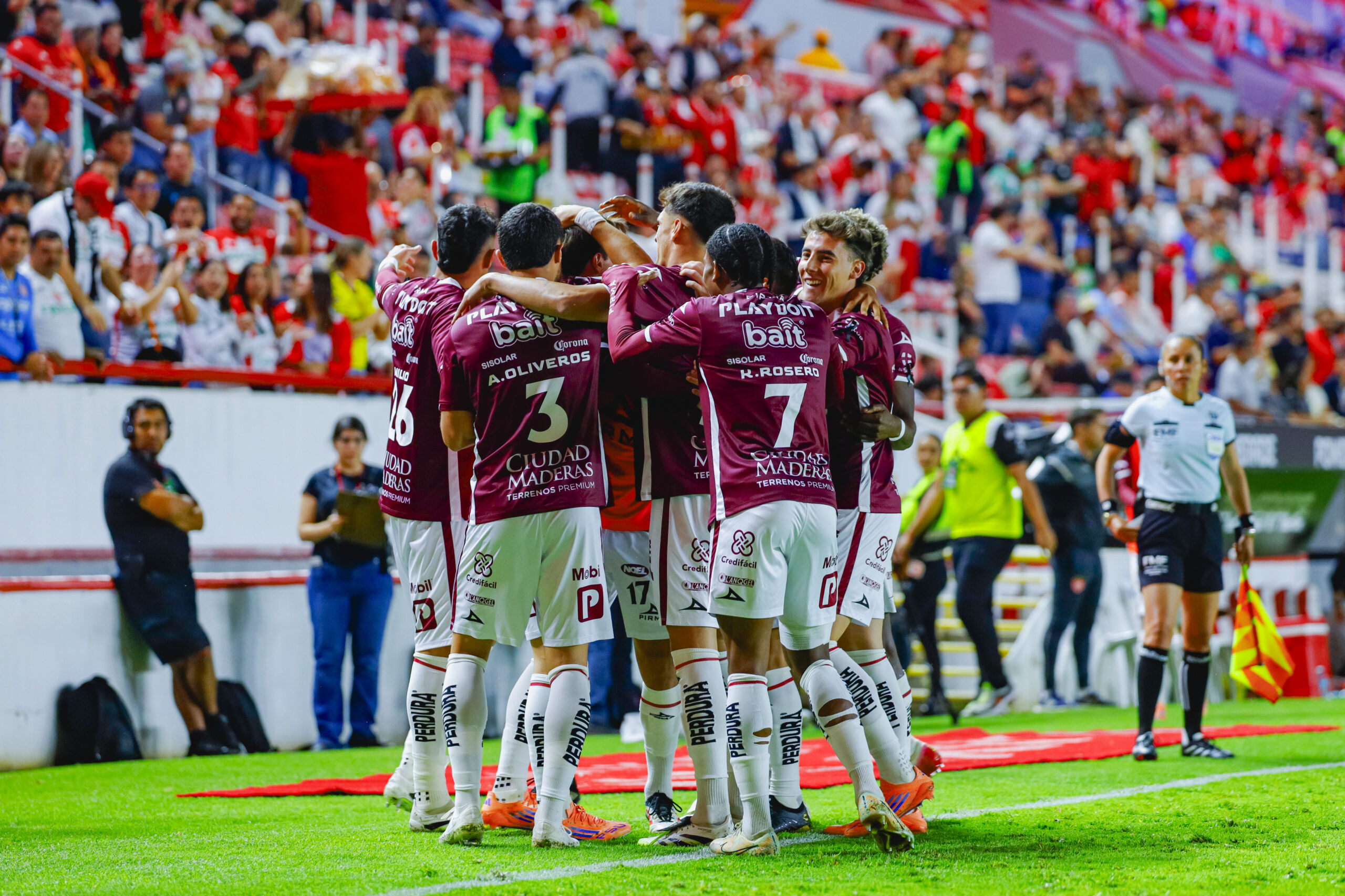 Necaxa goleó 4-1 a Santos.