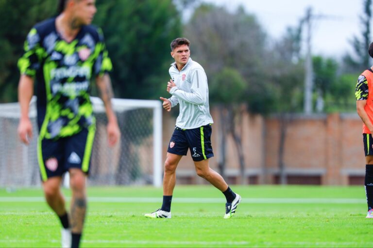 Necaxa entrenó fuerte en su casa club.