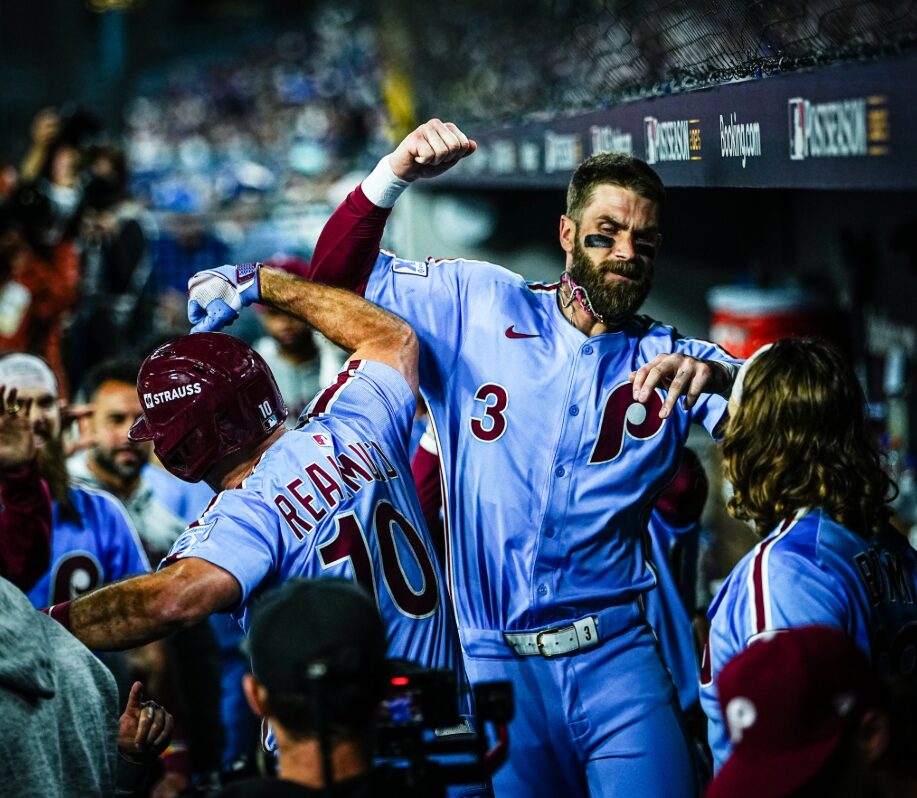 PHILLIES VENCEN A DODGERS