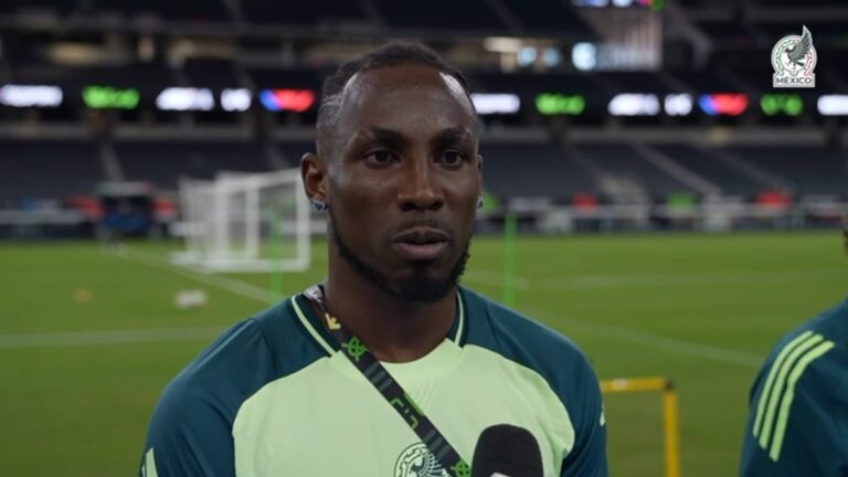 Julián Quiñones, delantero de la Selección Mexicana.