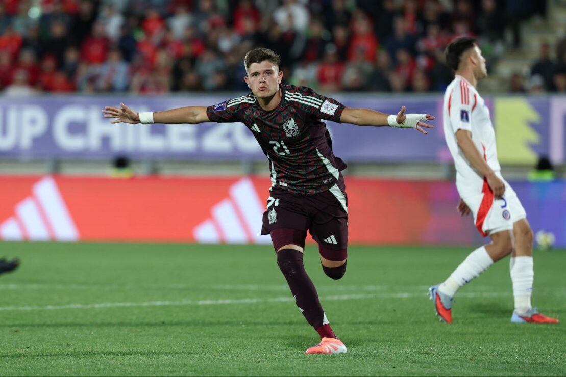 Tahiel Jiménez marcó el primer gol de México sobre Chile. 