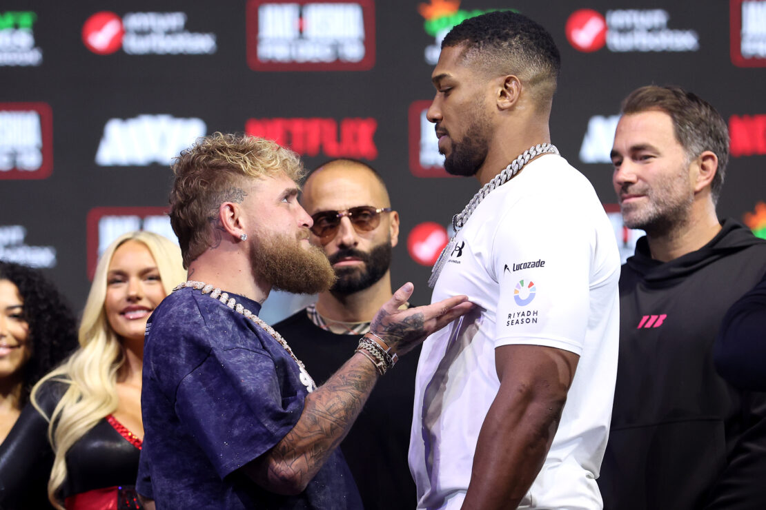 Jake Paul y Anthony Joshua listos para su combate de boxeo. 