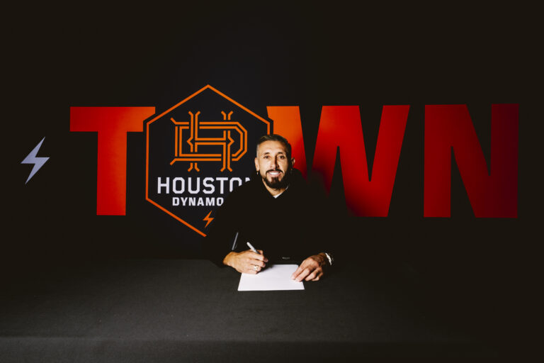 Héctor Herrera vuelve a casa con el Houston Dynamo